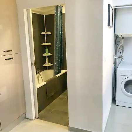 Apartment Climatise Et Entierement Renove La Ciotat